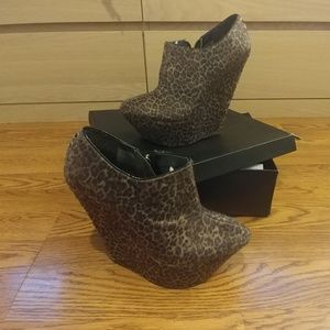 Leopard Print Booties 💁🎀👠